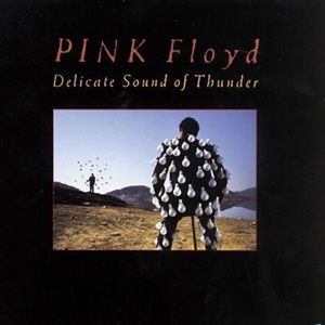 Pink Floyd歌曲:Round And Around歌词