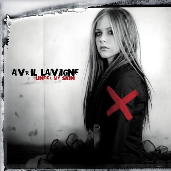 Avril Lavigne歌曲:fall to pieces歌词