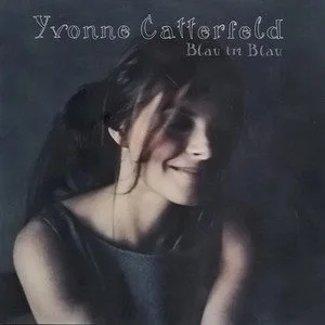 Yvonne Catterfeld歌曲:Blau Im Blau (La La La) (Intro)歌词