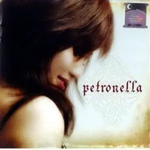 Petronella歌曲:Gila-gila 疯癫歌词
